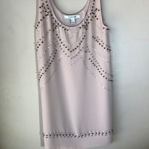 Adorable beaded tan short dress 👗 ✨💖